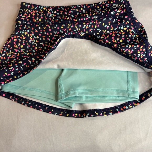 GAP Fit Skort Blue with Colorful Pattern Kids Skirt Activewear Sz S (6-7) - Picture 2 of 9